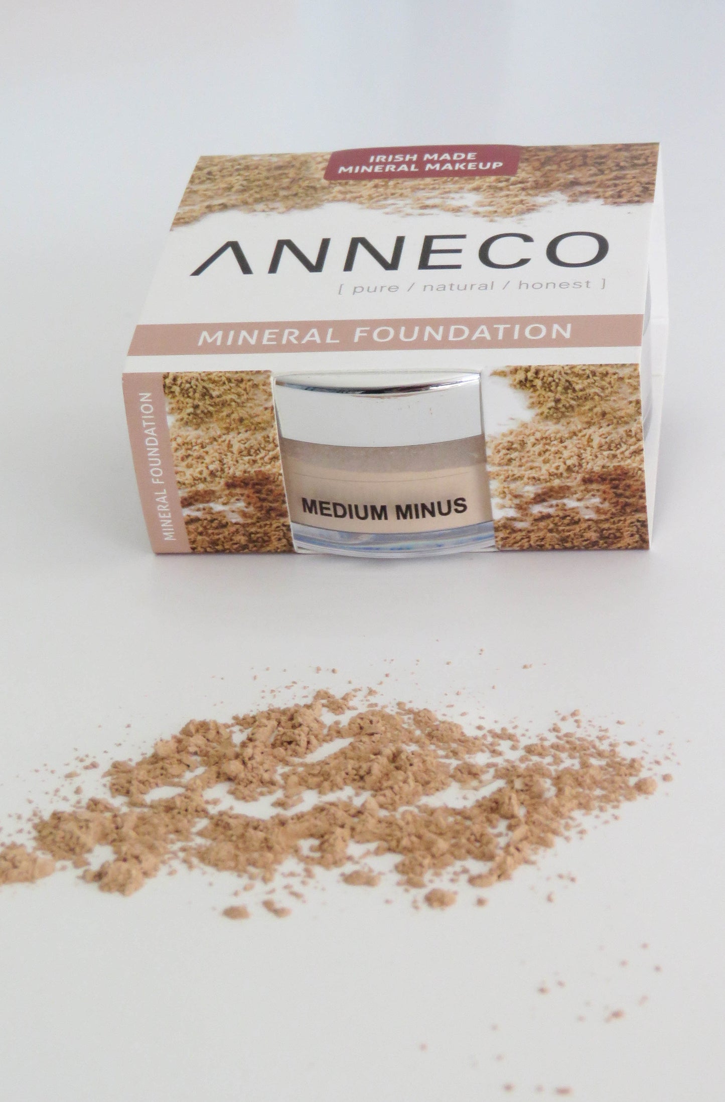 Mineral Foundation - Medium Minus